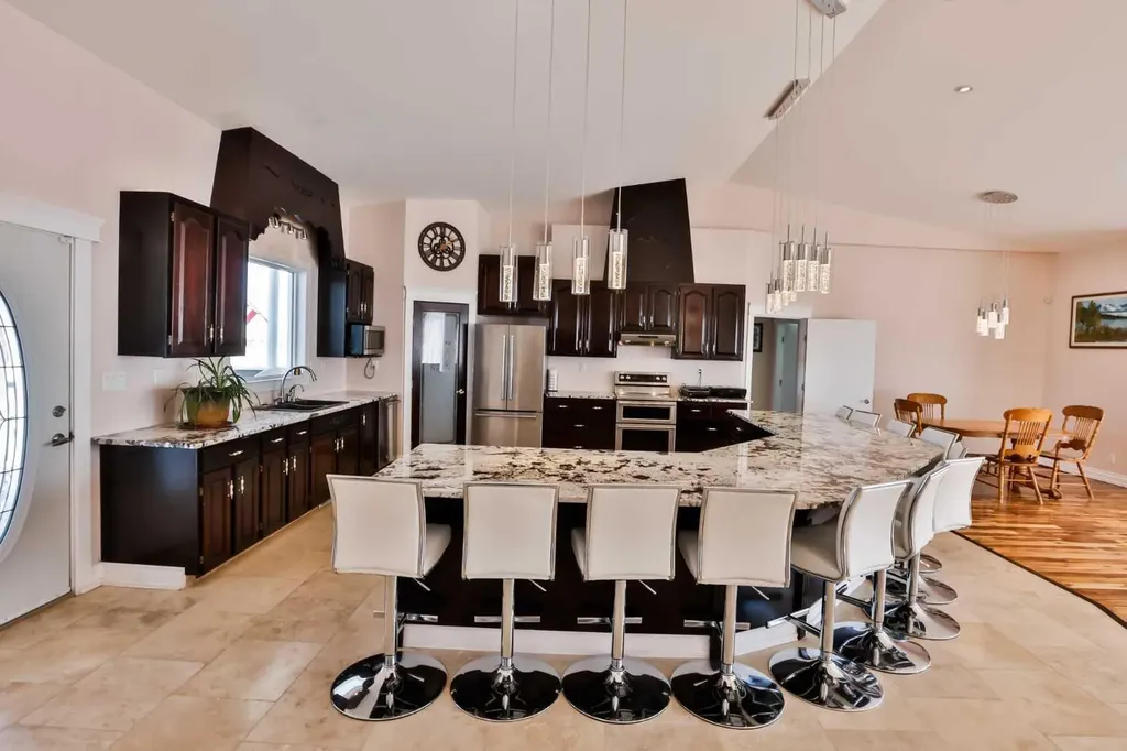 328 Railway Avenue Travers AB T0L 1G0
