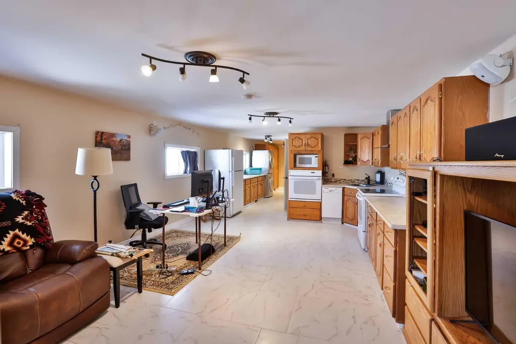 328 Railway Avenue Travers AB T0L 1G0