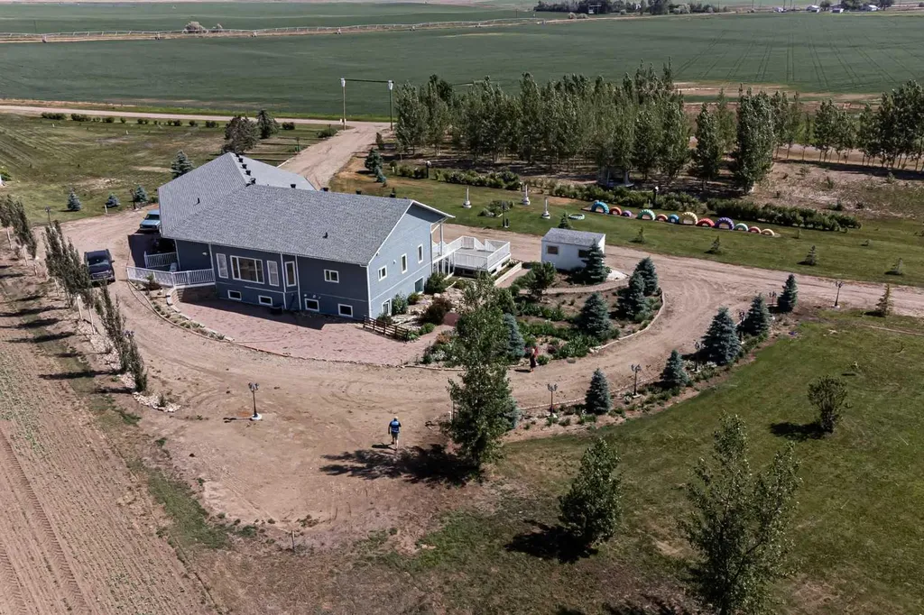 328 Railway Avenue Travers AB T0L 1G0