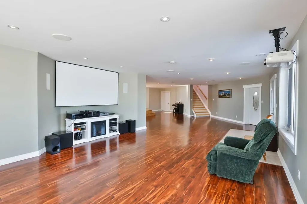 328 Railway Avenue Travers AB T0L 1G0