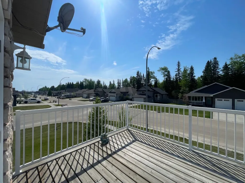 1506 42 Street Edson AB T7E 0A5
