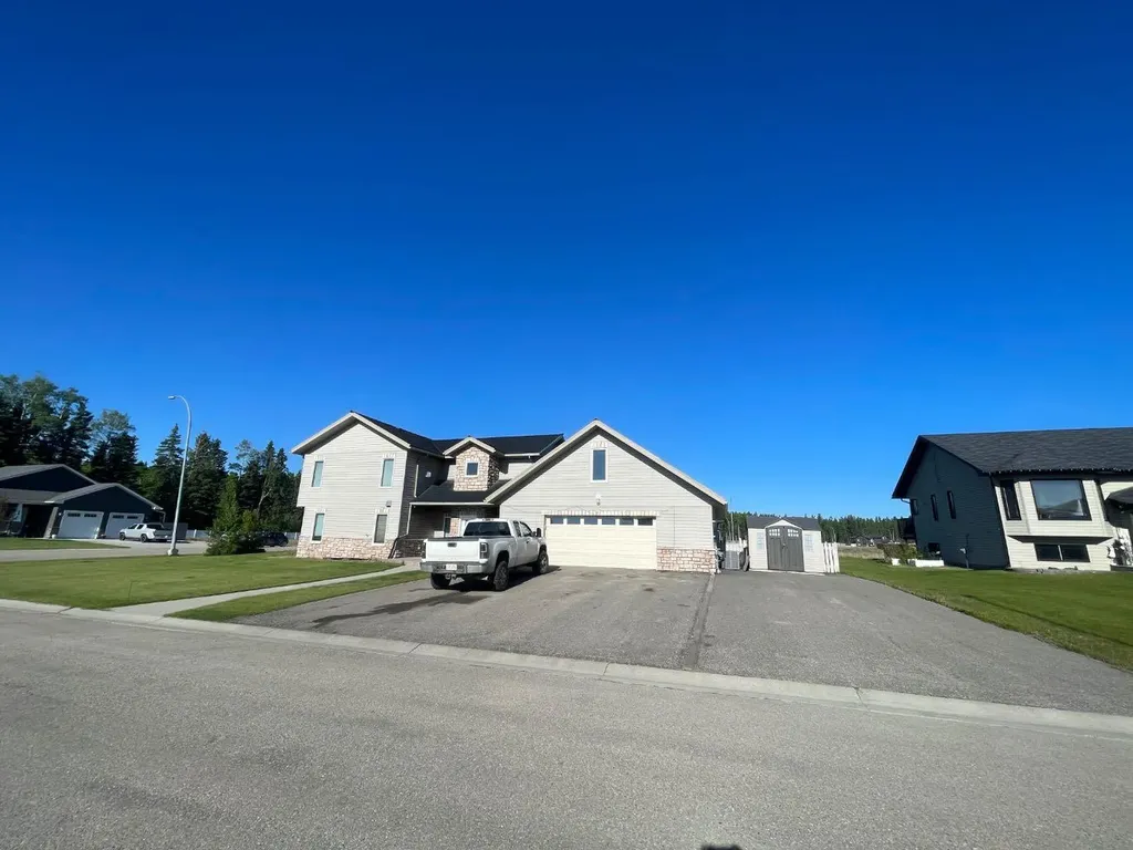 1506 42 Street Edson AB T7E 0A5