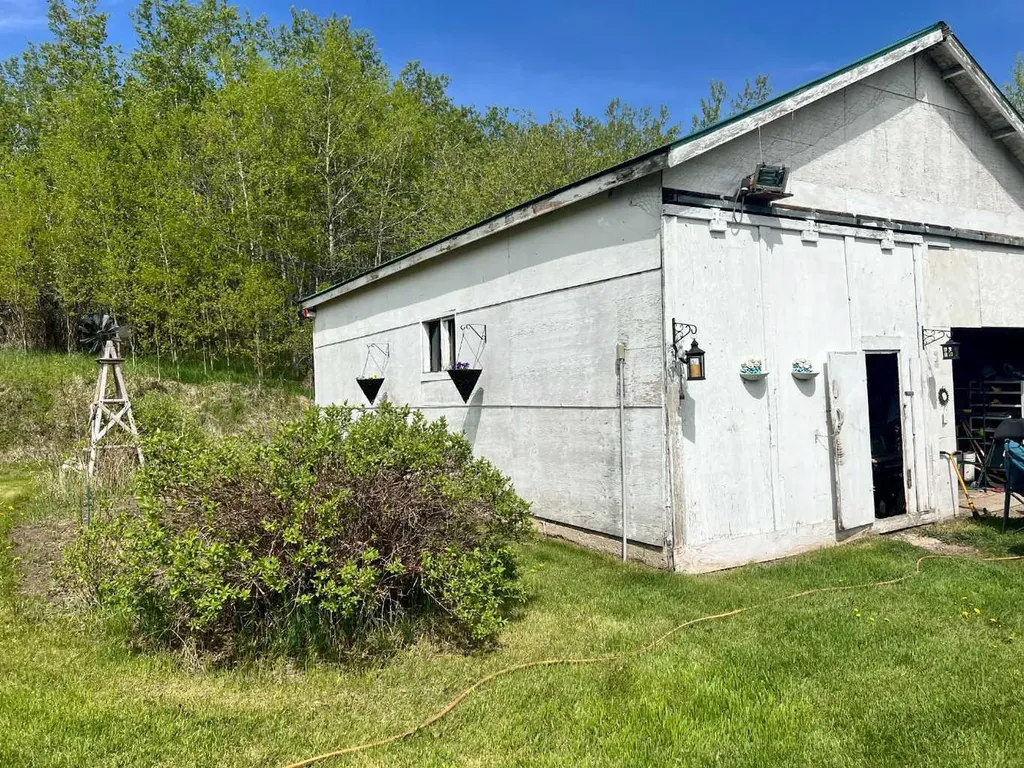 25204 Township Road 364 Township Rural Red Deer County AB T0M1R0