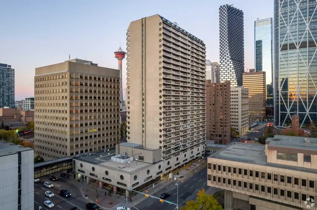 221 6 Avenue SE Calgary AB T2G 4Z9