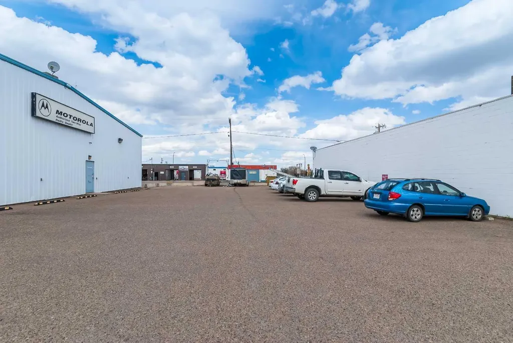 662 16 Street SW Medicine Hat AB T1A 4X1