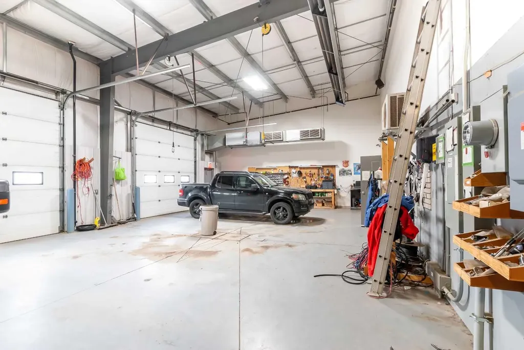 662 16 Street SW Medicine Hat AB T1A 4X1
