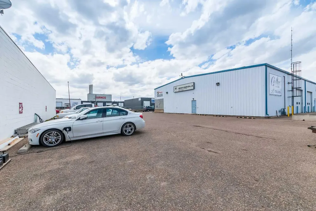 662 16 Street SW Medicine Hat AB T1A 4X1