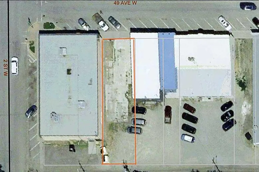 135 49th Avenue W Claresholm AB T0L0T0