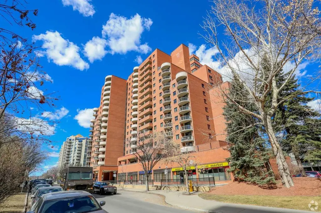 738 3rd Avenue SW Calgary AB T2P 0G7