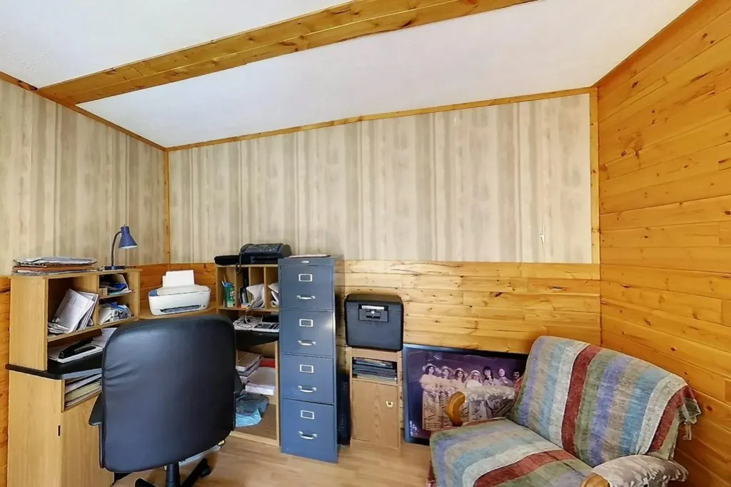 5114 49 Avenue Robb AB T0E 1X0