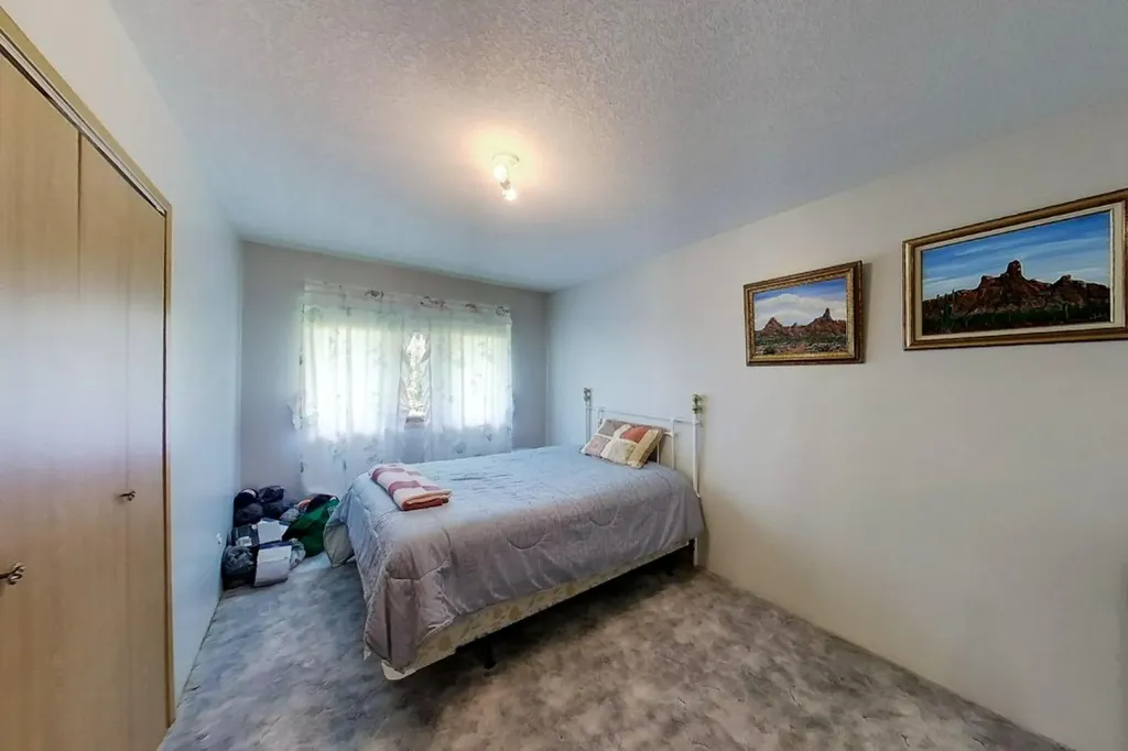5114 49 Avenue Robb AB T0E 1X0