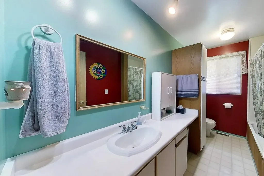 5114 49 Avenue Robb AB T0E 1X0