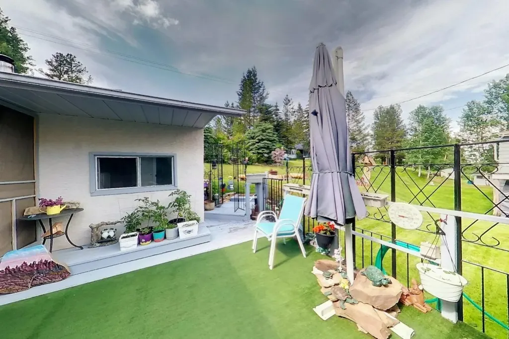 5114 49 Avenue Robb AB T0E 1X0