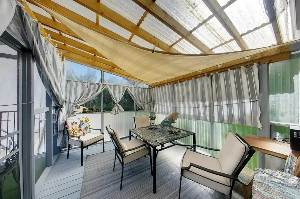 5114 49 Avenue Robb AB T0E 1X0