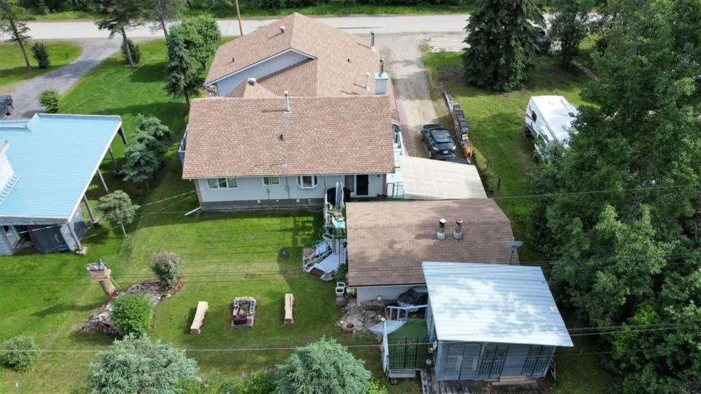 5114 49 Avenue Robb AB T0E 1X0
