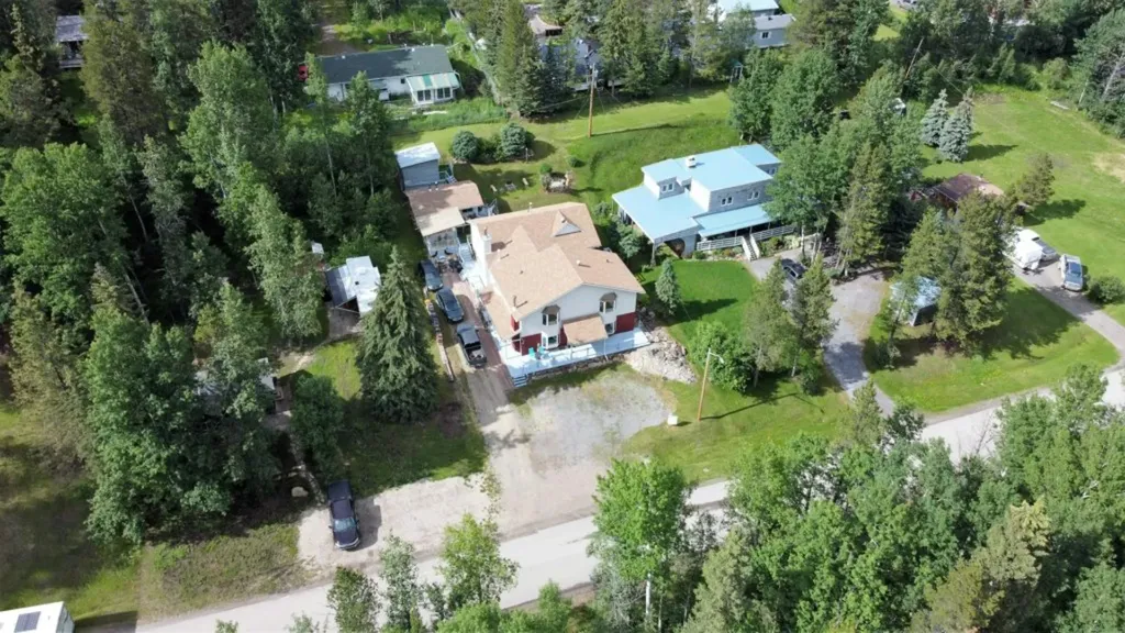 5114 49 Avenue Robb AB T0E 1X0