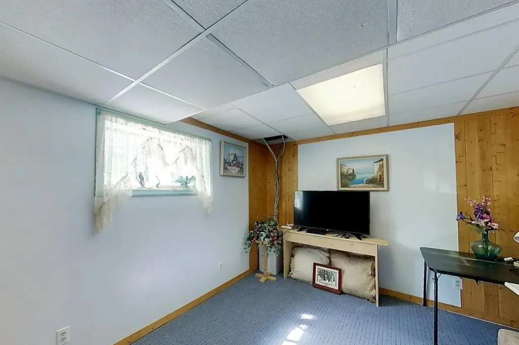5114 49 Avenue Robb AB T0E 1X0