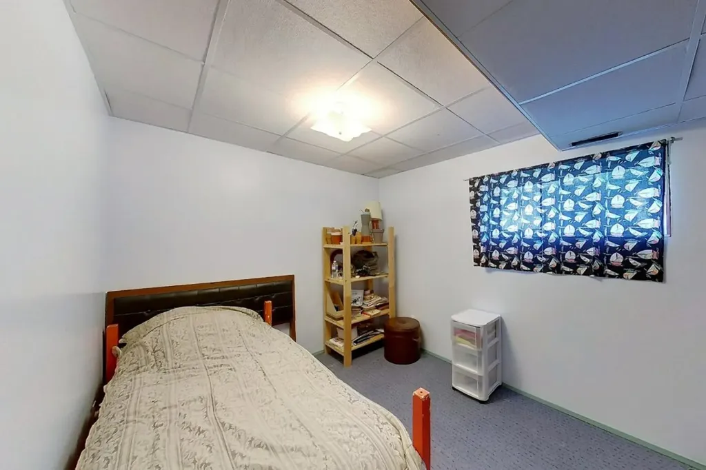 5114 49 Avenue Robb AB T0E 1X0