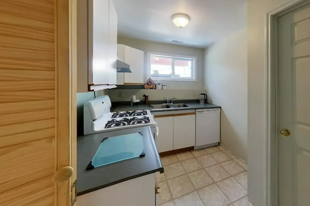 5114 49 Avenue Robb AB T0E 1X0