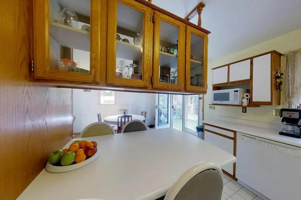 5114 49 Avenue Robb AB T0E 1X0