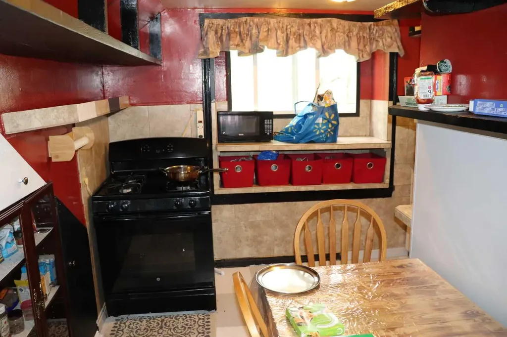 4723 5 Avenue Edson AB T7E 1C6