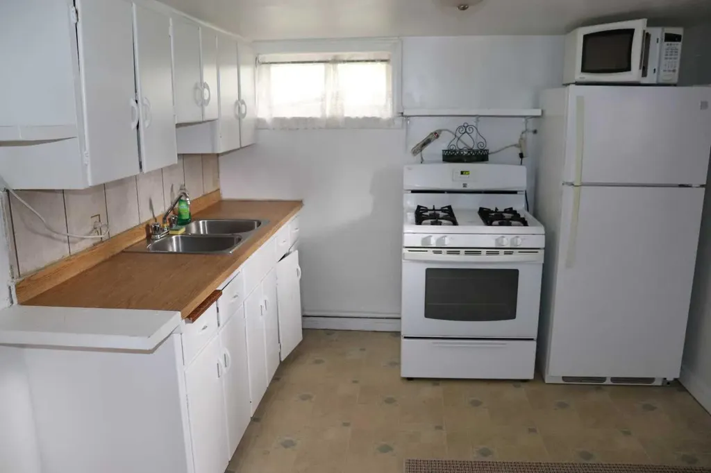 4723 5 Avenue Edson AB T7E 1C6