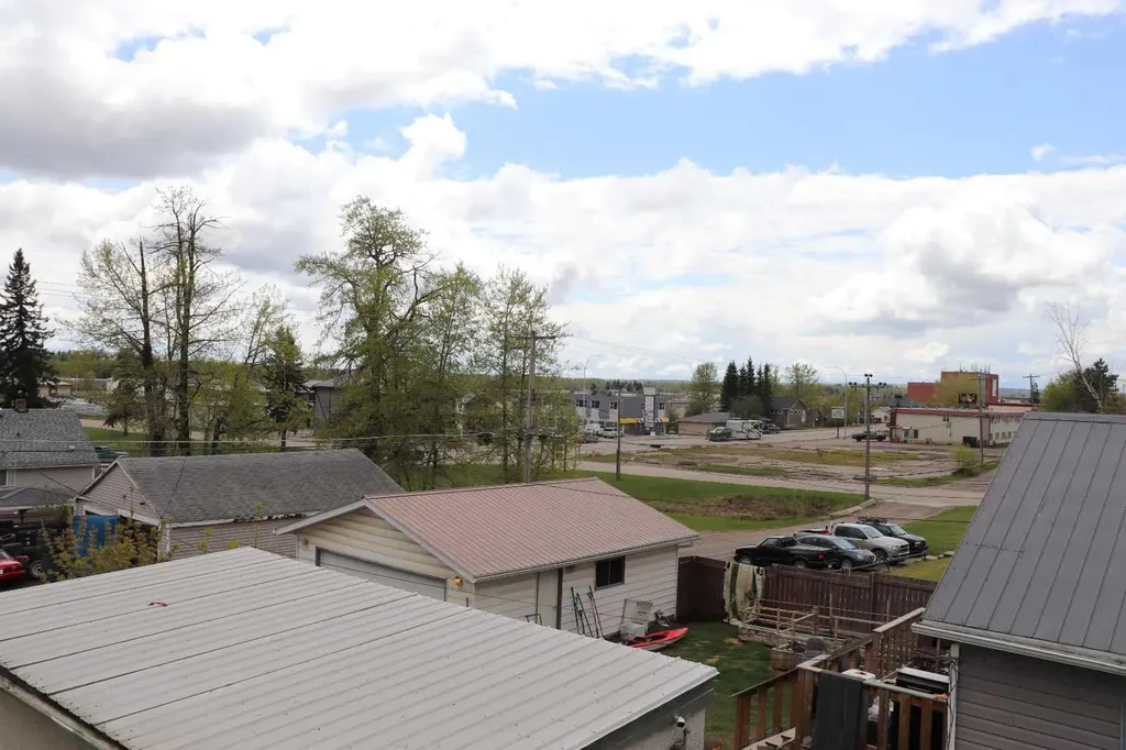 4723 5 Avenue Edson AB T7E 1C6