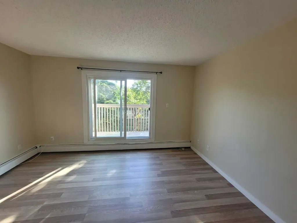 114 Mount Pleasant Drive Camrose AB T4V 2M7