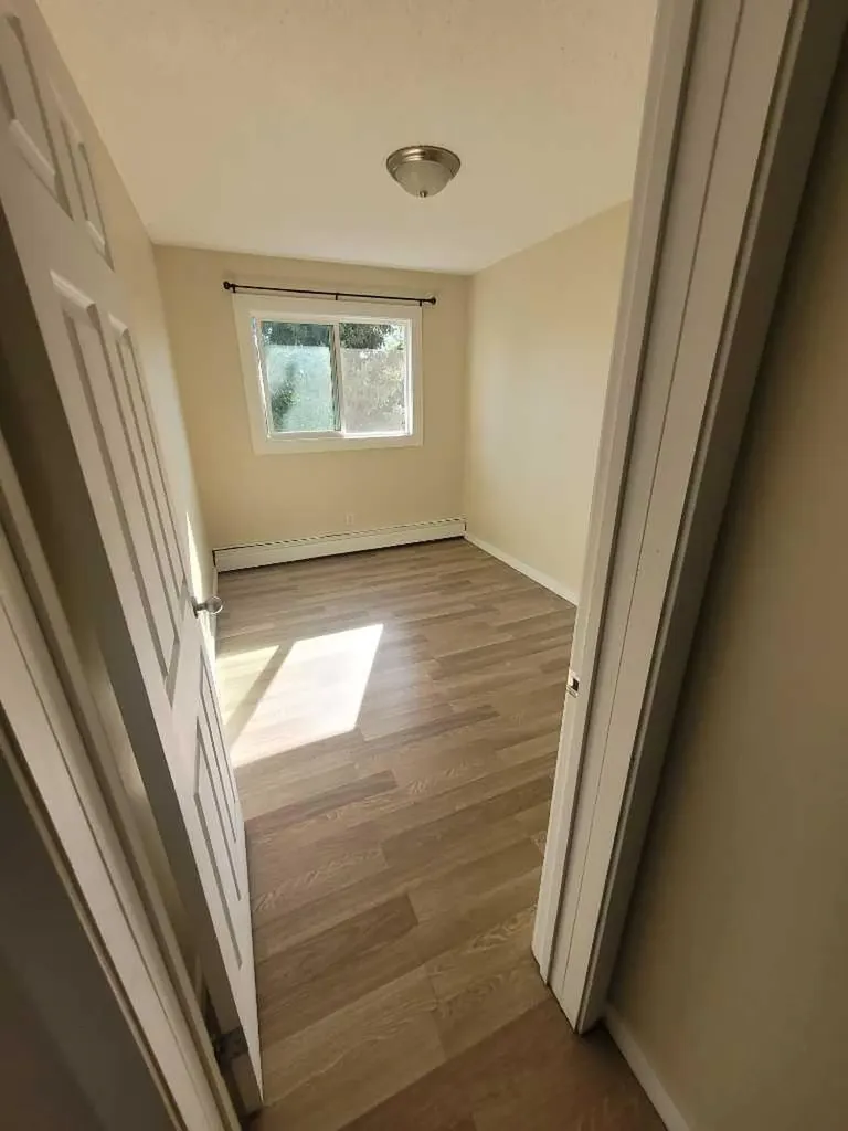 114 Mount Pleasant Drive Camrose AB T4V 2M7