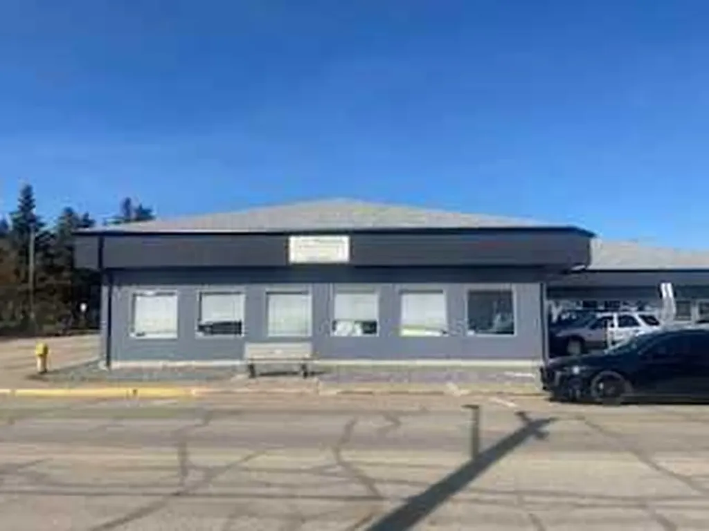 5104 51 Avenue Whitecourt AB T7S 1N8