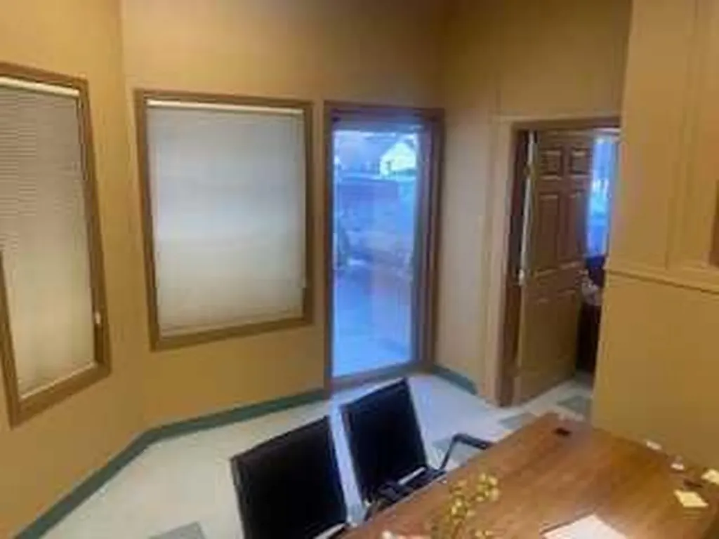 5104 51 Avenue Whitecourt AB T7S 1N8