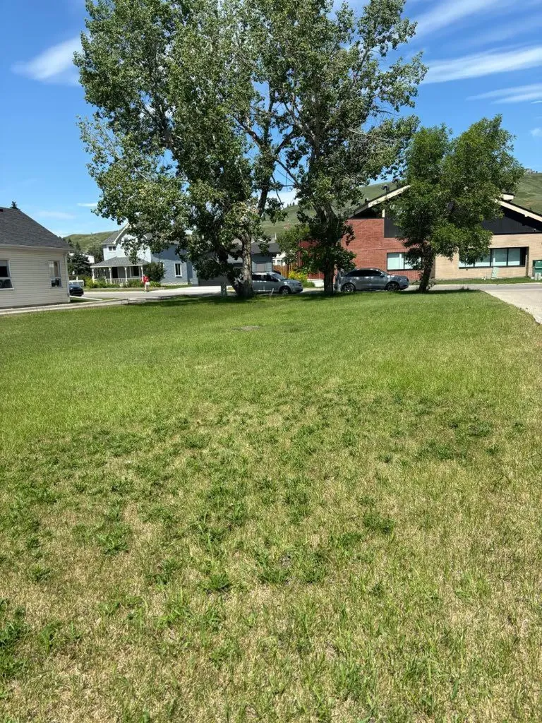 313 First Street E Cochrane AB T4C 1C7
