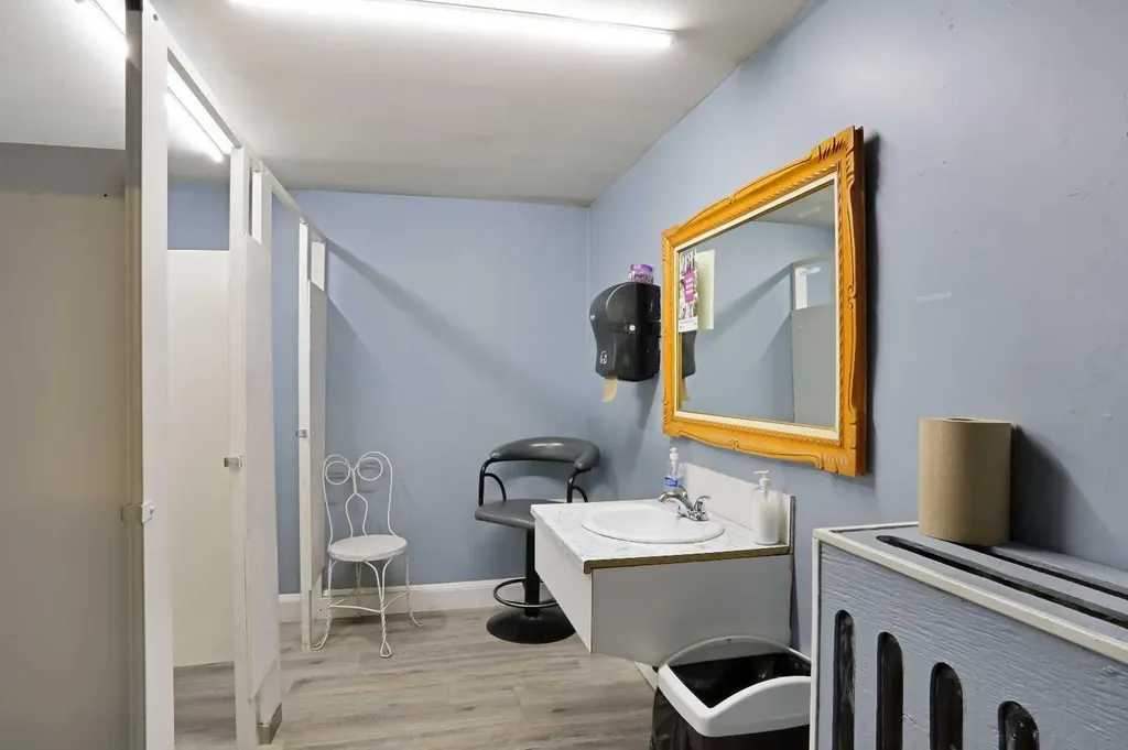 221 Centre Street Tilley AB T0J 3K0