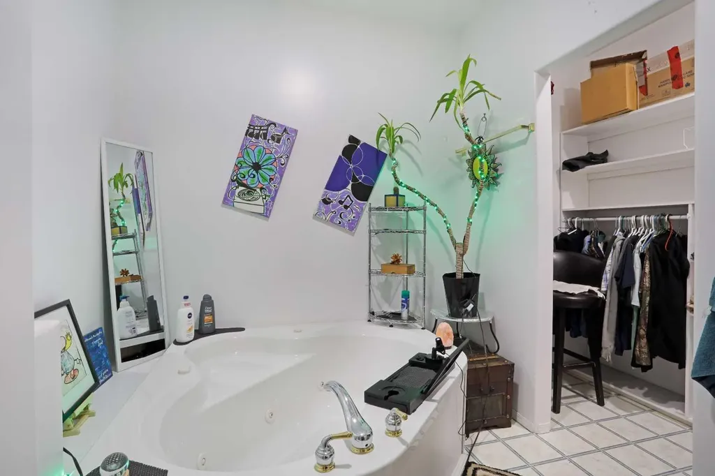 221 Centre Street Tilley AB T0J 3K0