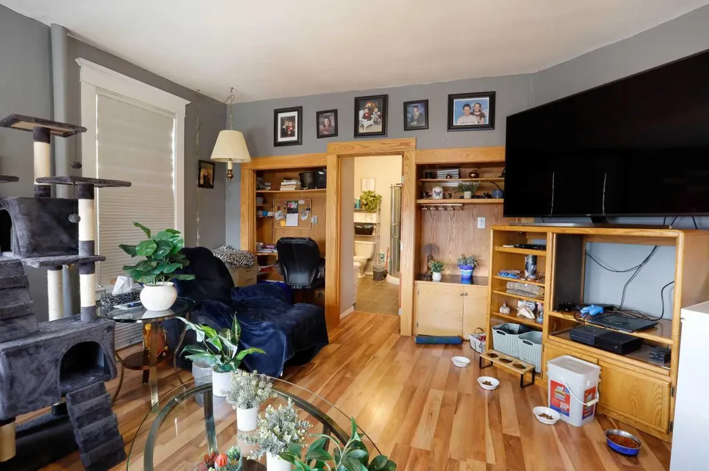 221 Centre Street Tilley AB T0J 3K0