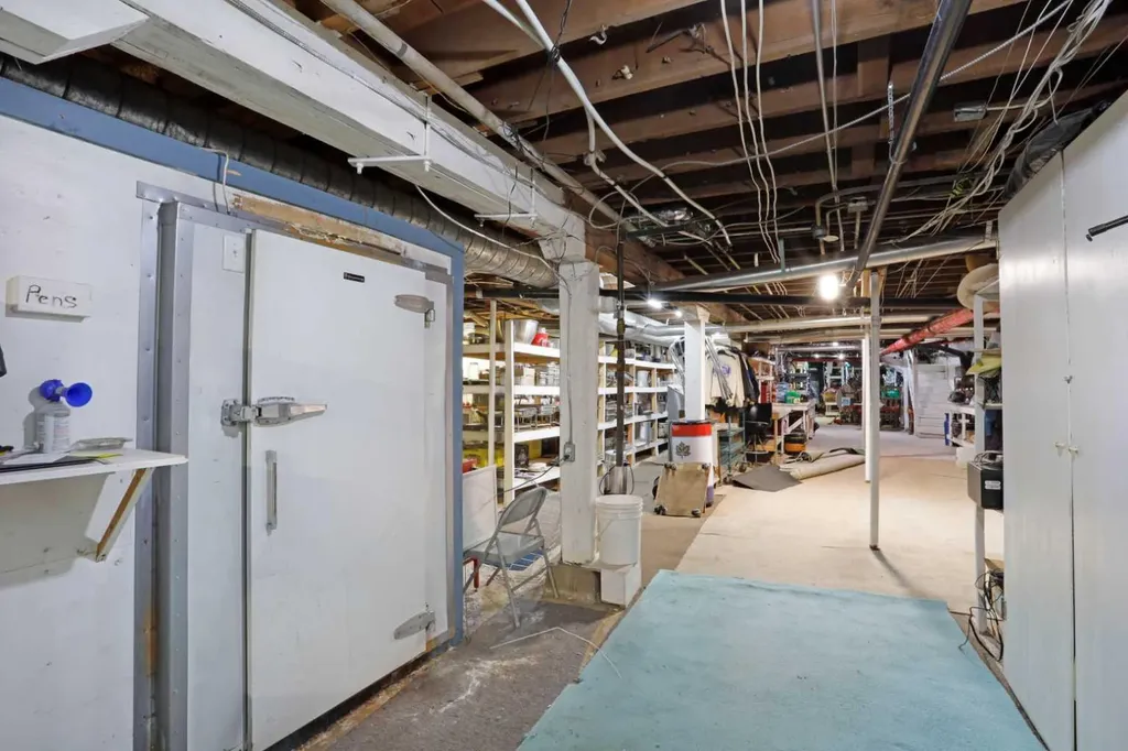 221 Centre Street Tilley AB T0J 3K0