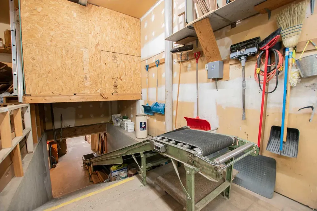10012 100 Avenue Grande Prairie AB T8V 0V3