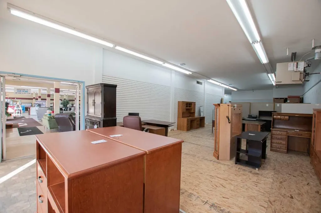 10012 100 Avenue Grande Prairie AB T8V 0V3