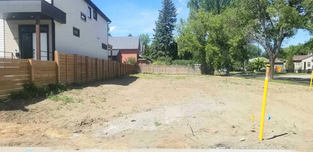 621 9 Avenue S Lethbridge AB T1J 1T2