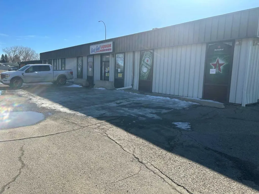 349 9 Street E Brooks AB T1R1K6