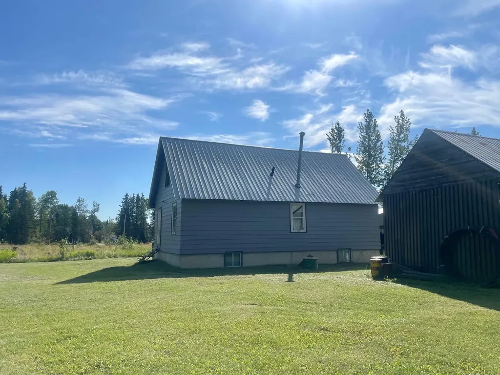 6432 17 Avenue Edson AB T7E 1S4