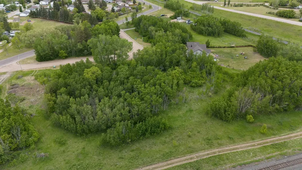 Lot 4 44 Avenue Close Alix AB T0C 0B0