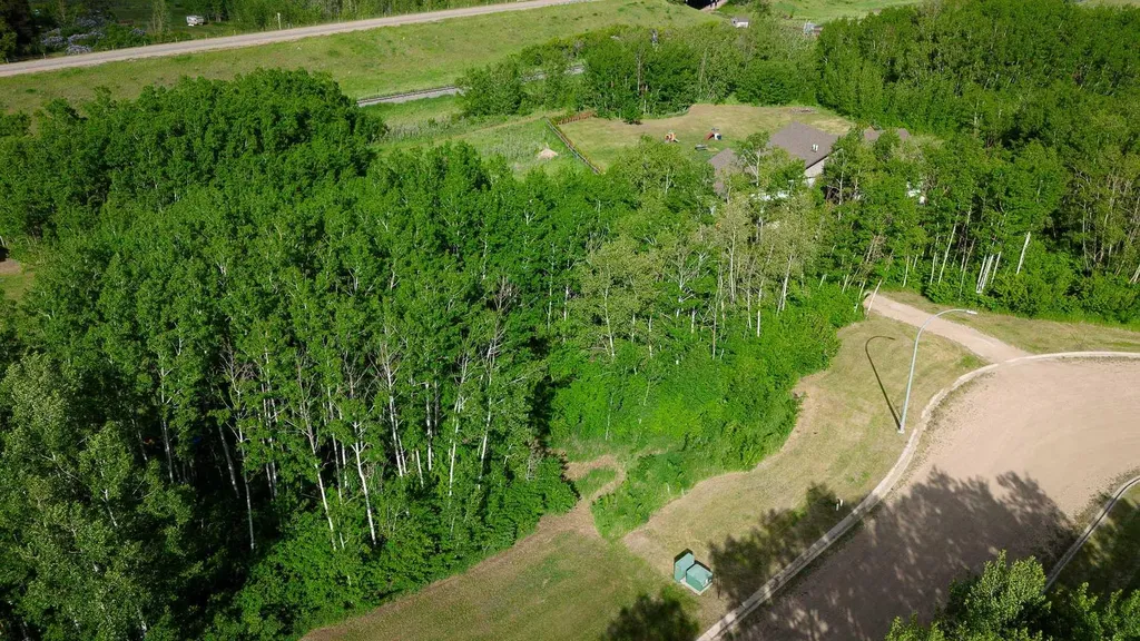 Lot 4 44 Avenue Close Alix AB T0C 0B0