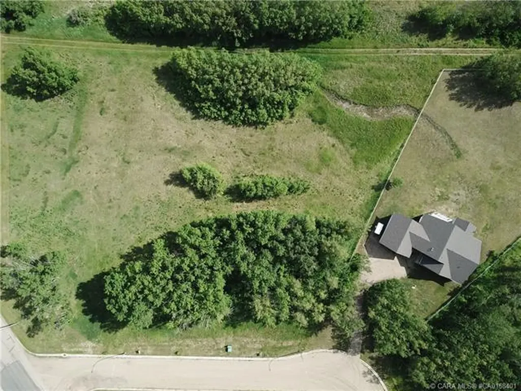 Lot 8 44 Avenue Close Alix AB T0C 0B0