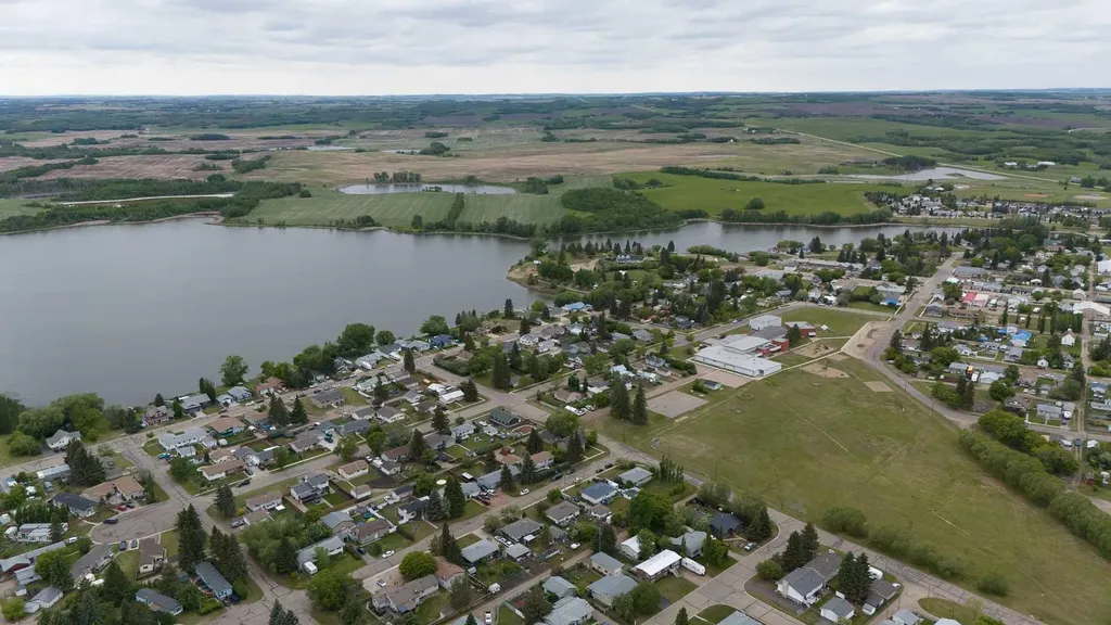 Lot 8 44 Avenue Close Alix AB T0C 0B0