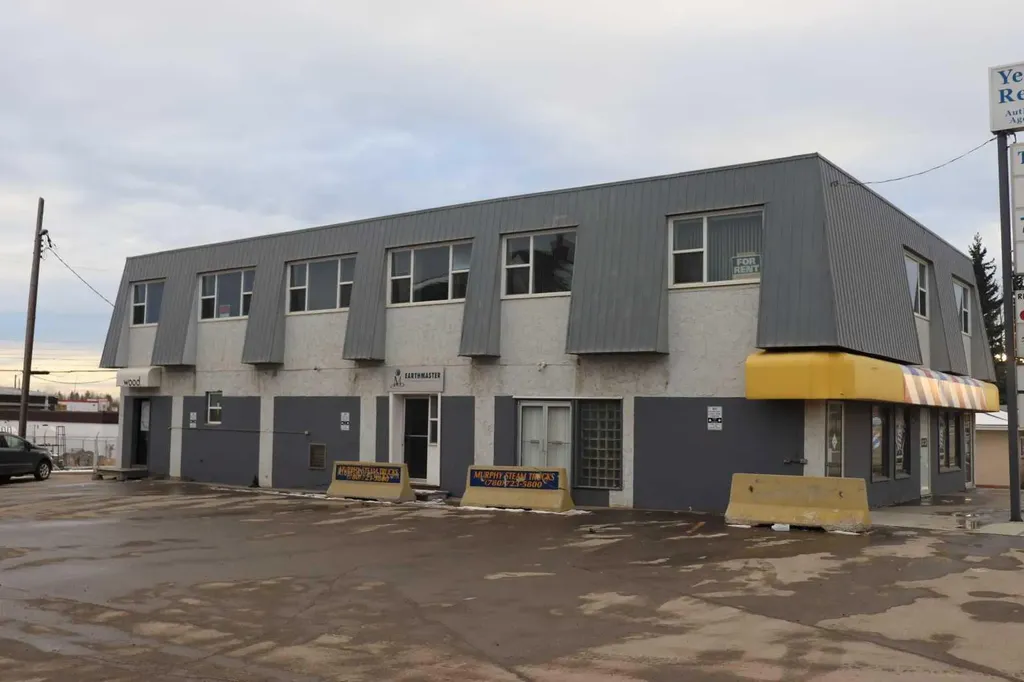 4813 4 Avenue Edson AB T7E 1V5