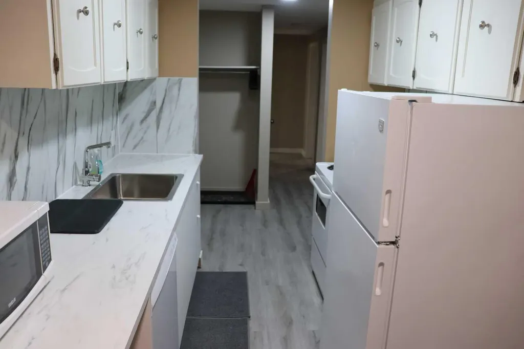 506 41 Street Edson AB T7E 1A2