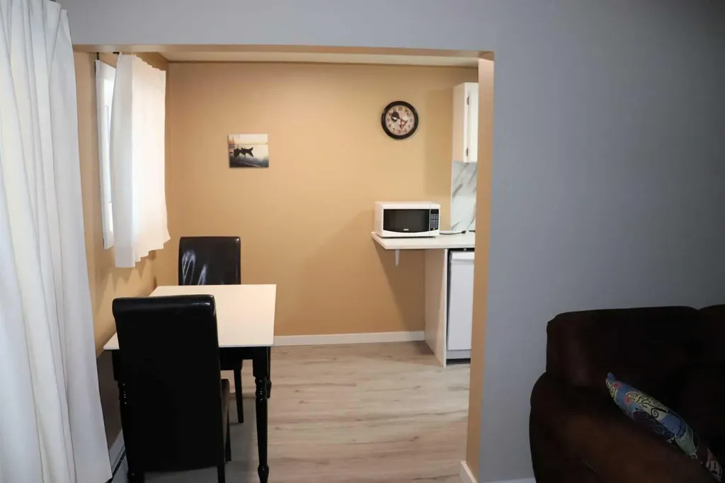 506 41 Street Edson AB T7E 1A2