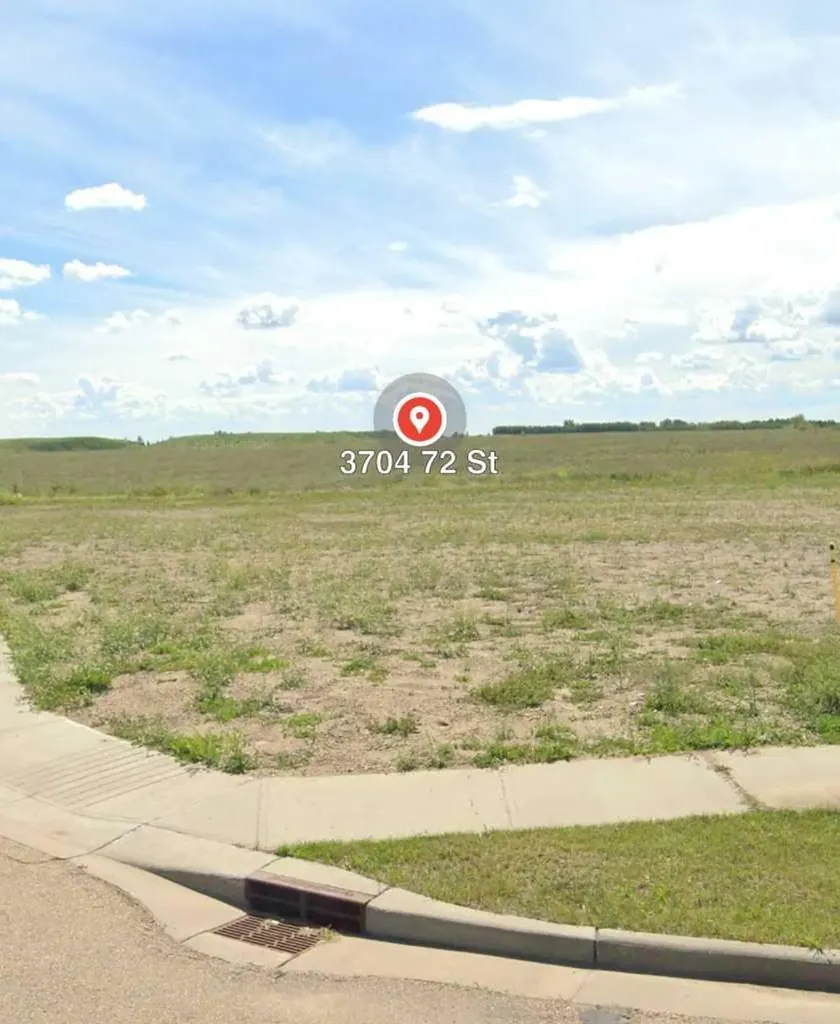3704 72 Street Close Camrose AB T4V 5E4