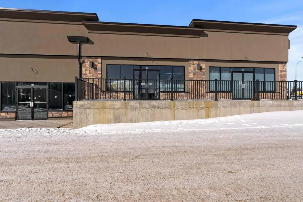 5703 48 Avenue Camrose AB T4V0J9
